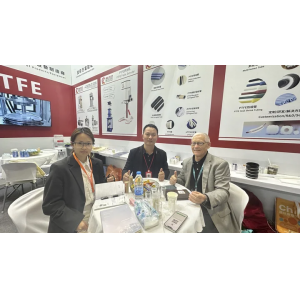 CHINAPLAS 2026 | 第三天：PTFE制品持续受关注