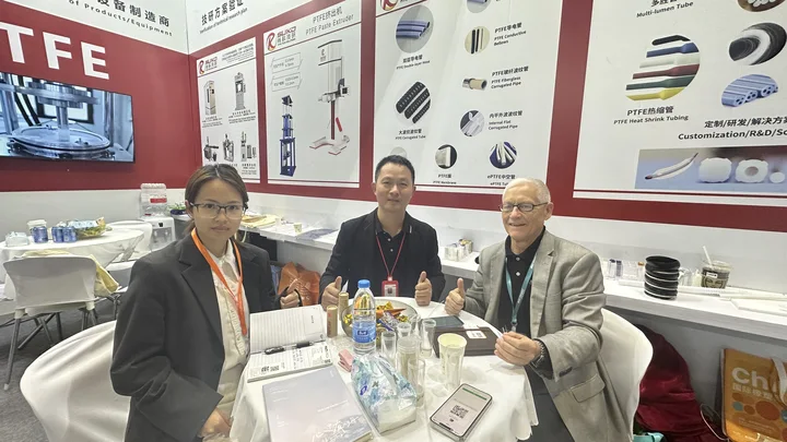 CHINAPLAS 2026 | 第三天：PTFE制品持续受关注(图1)